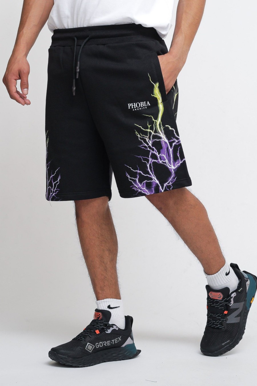 Uomo phobia vos Shorts | Shorts With Purple And Yellow Lightning - Black